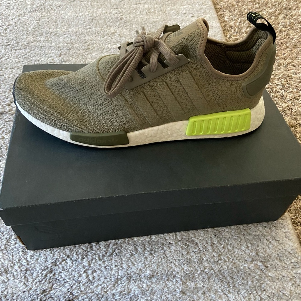 Adidas NMD_R1 Shoes Trace Cargo Originals BD7750. Cool color scheme.